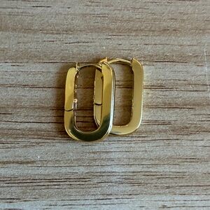 Stainless Steel Gold 3/4” Oval Hoop Earrings | EUC